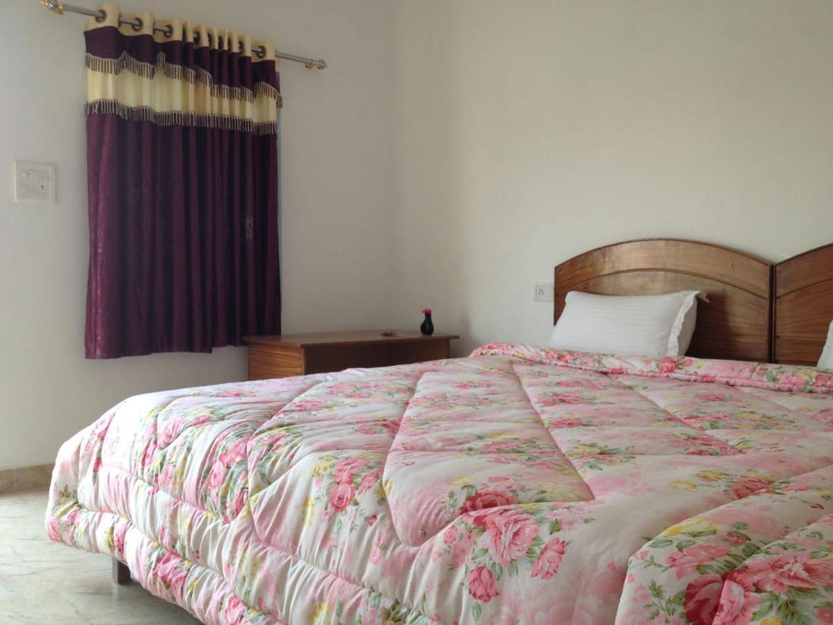 קג'ורהו Prem Home Stay מראה חיצוני תמונה