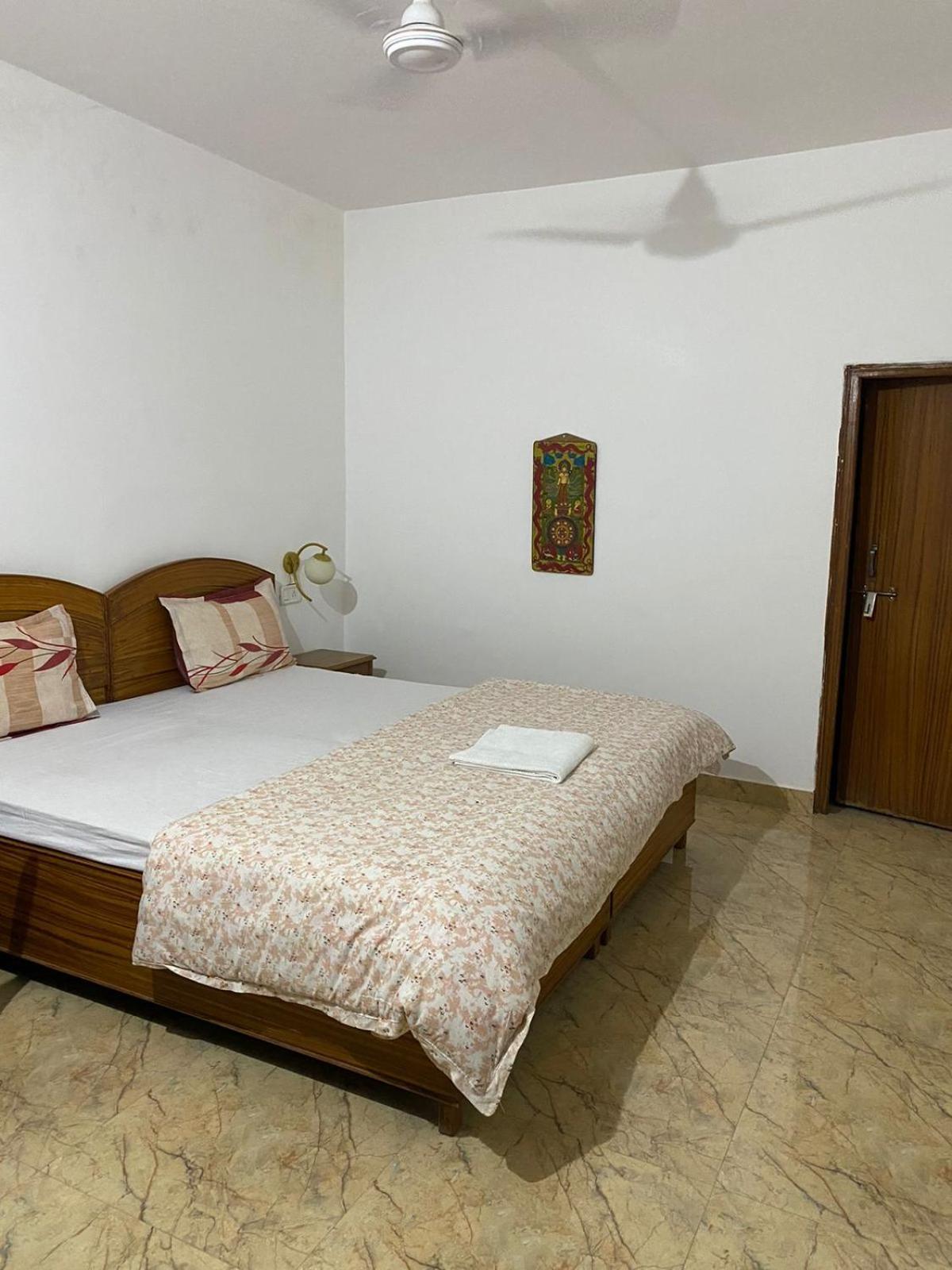 קג'ורהו Prem Home Stay מראה חיצוני תמונה