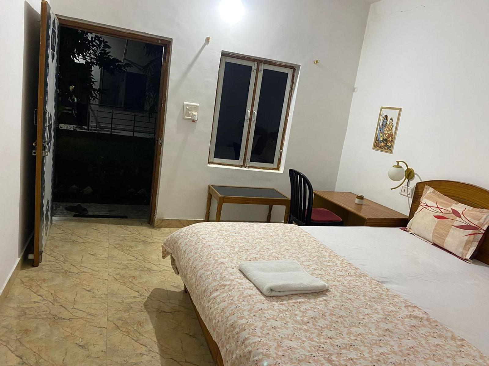 קג'ורהו Prem Home Stay מראה חיצוני תמונה