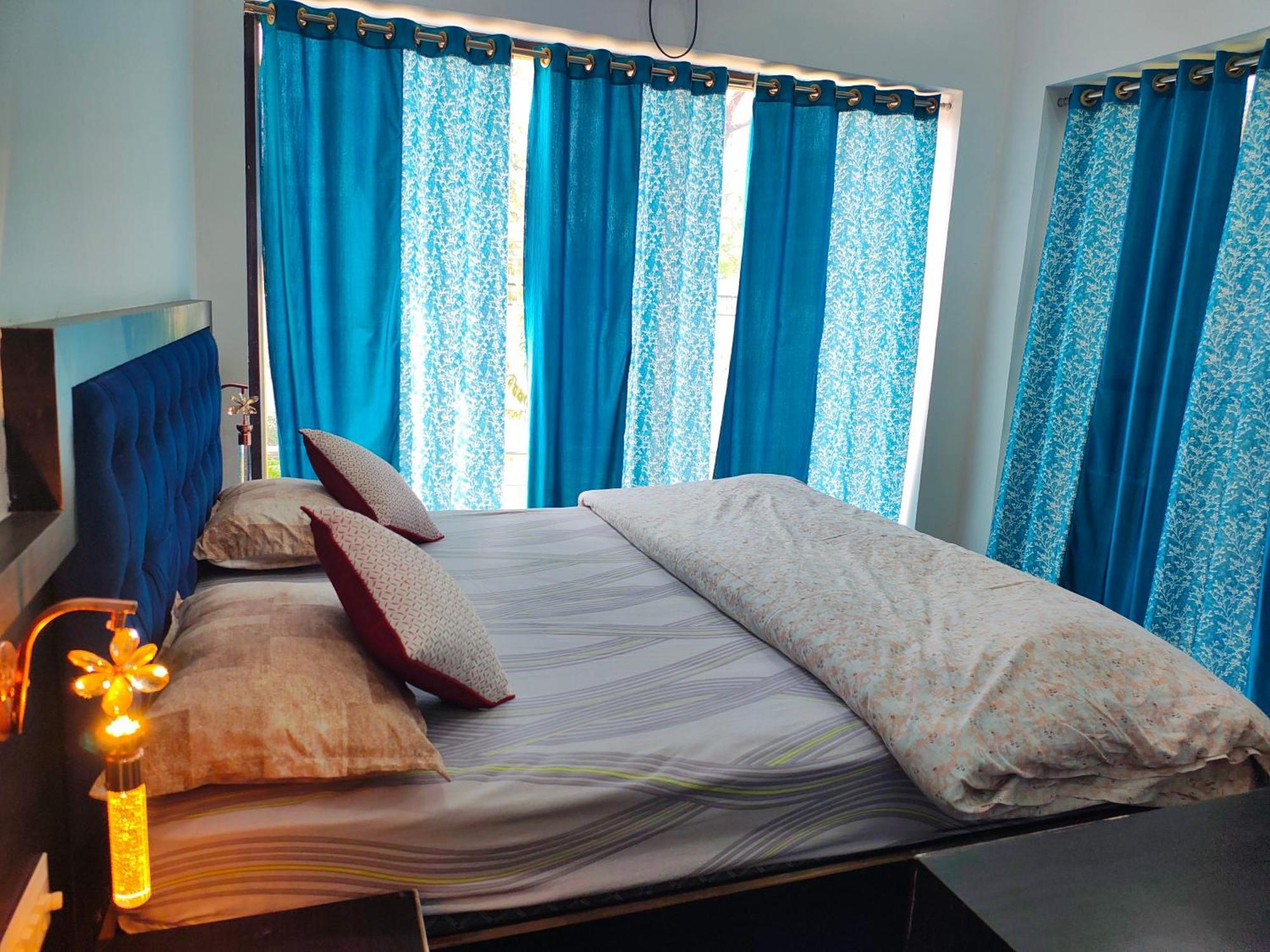 קג'ורהו Prem Home Stay מראה חיצוני תמונה