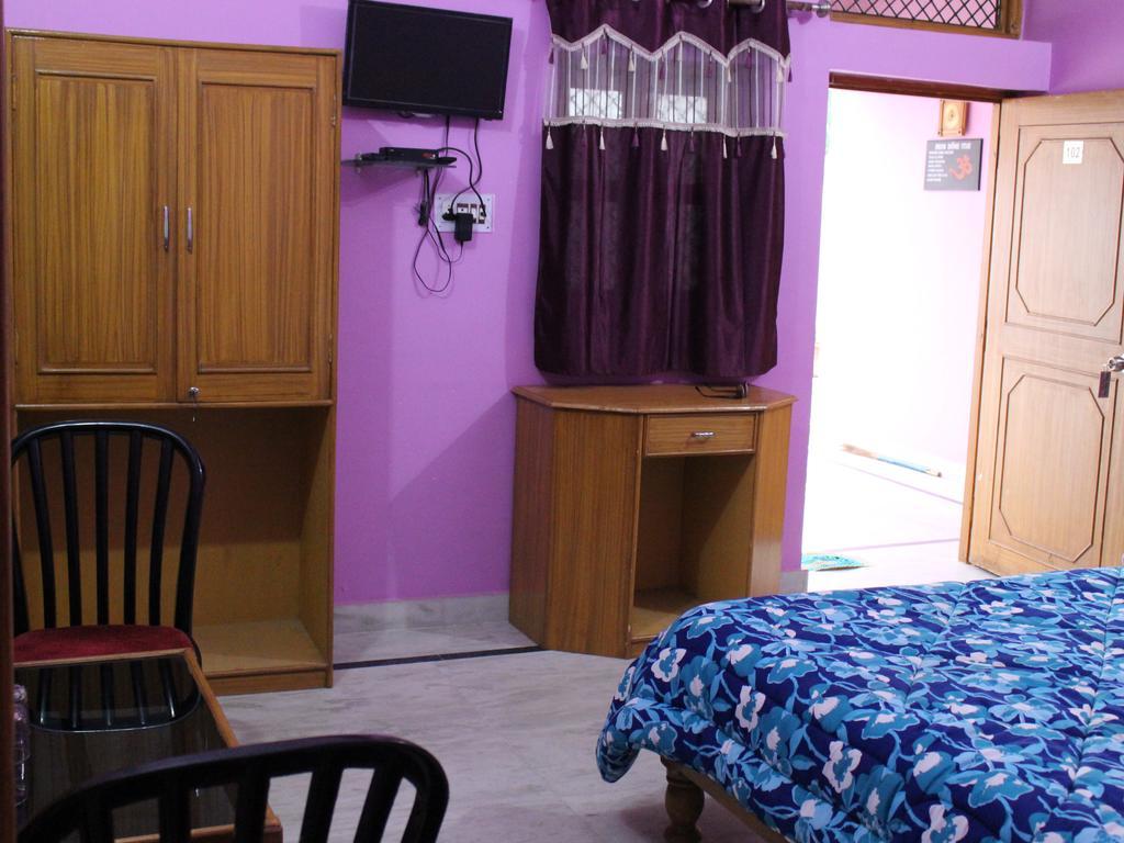 קג'ורהו Prem Home Stay מראה חיצוני תמונה