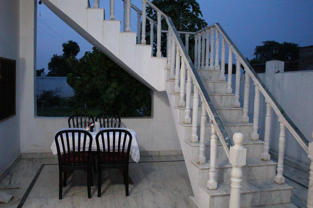 קג'ורהו Prem Home Stay מראה חיצוני תמונה