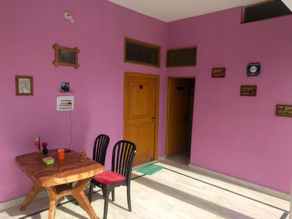 קג'ורהו Prem Home Stay מראה חיצוני תמונה