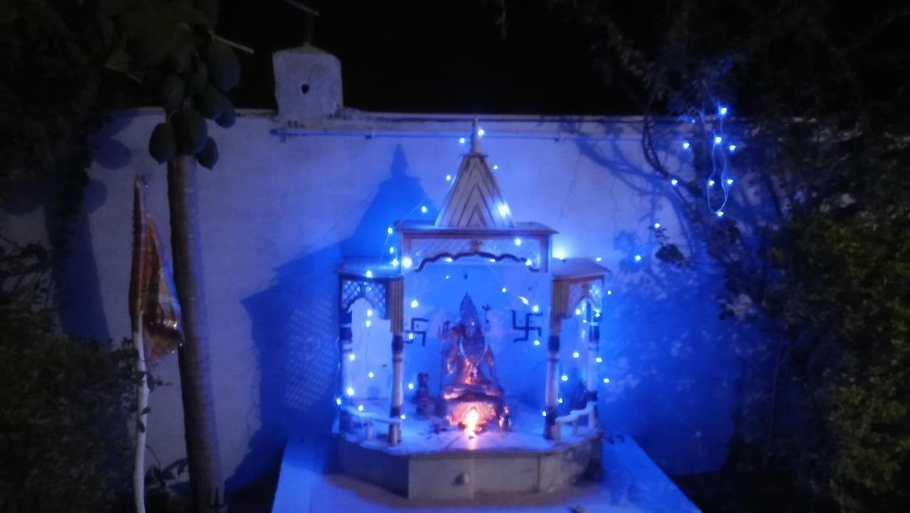 קג'ורהו Prem Home Stay מראה חיצוני תמונה