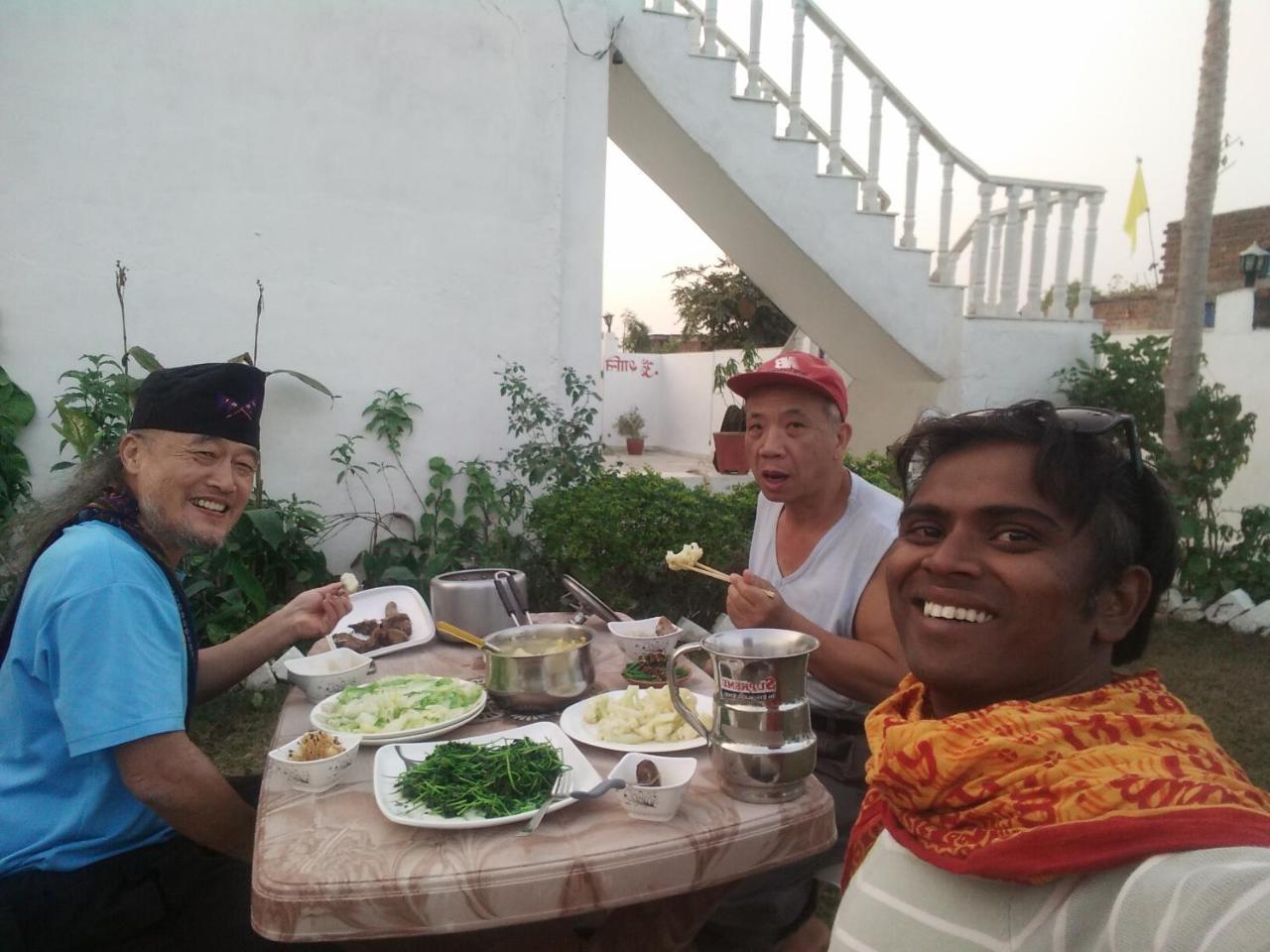 קג'ורהו Prem Home Stay מראה חיצוני תמונה