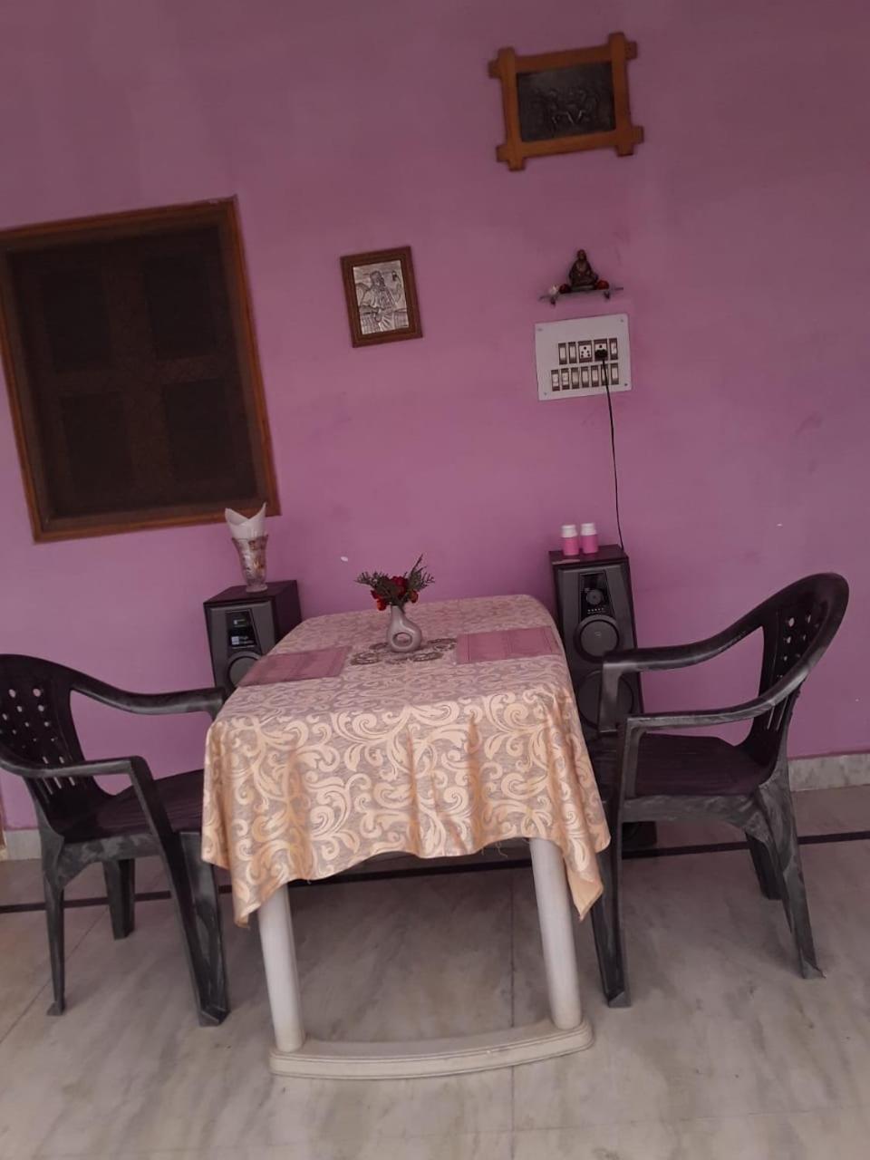 קג'ורהו Prem Home Stay מראה חיצוני תמונה